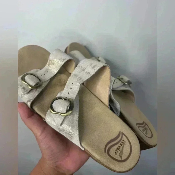 Dansko Open Toe Gold Glitter Wooden Platform Size 10.5 - Picture 3 of 9